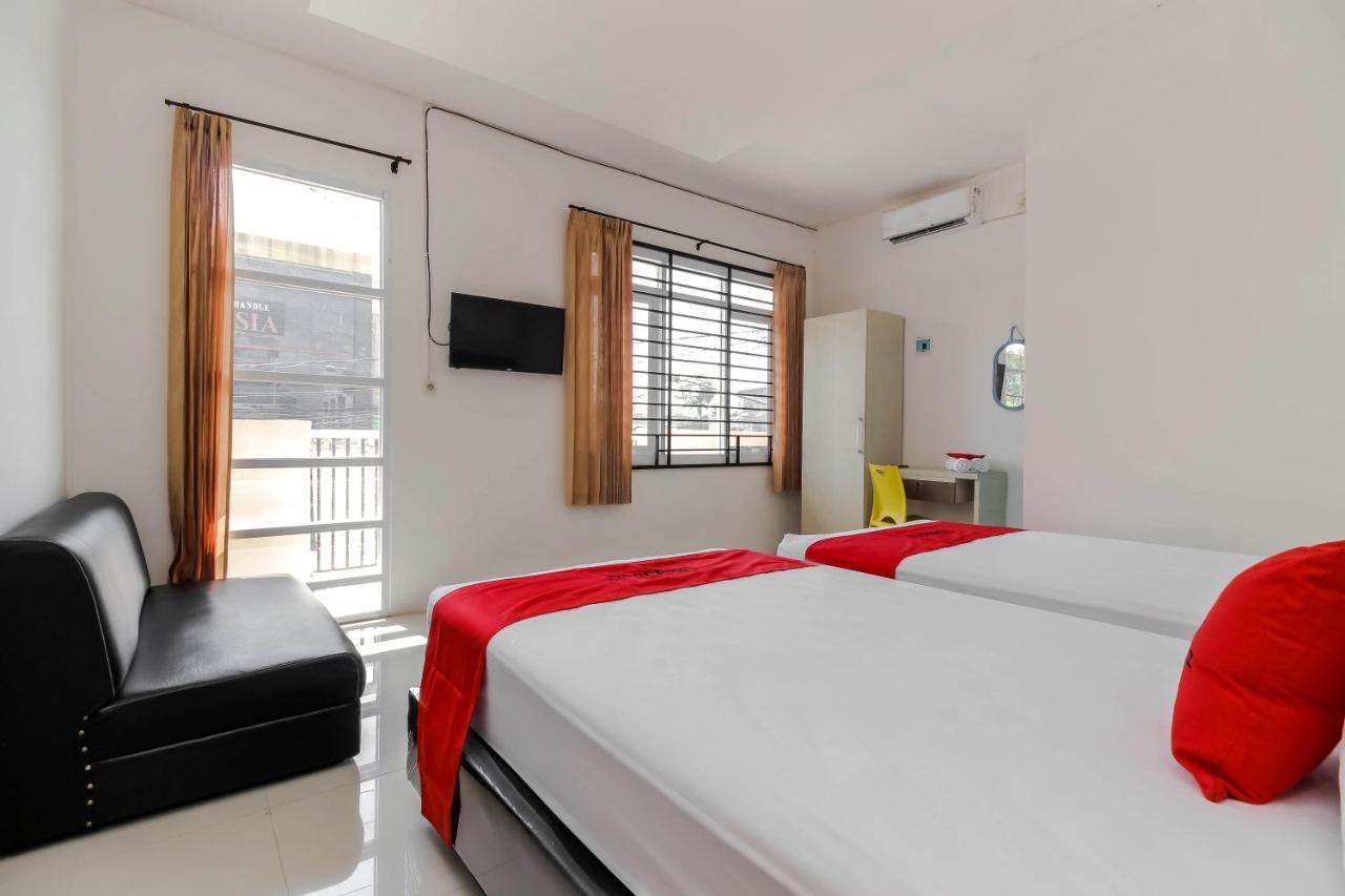Reddoorz At Tara Homestay Palembang Exteriör bild