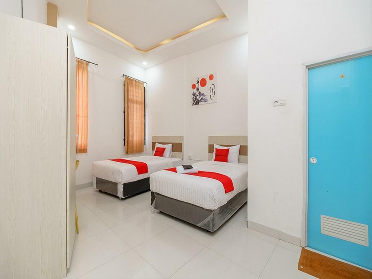 Reddoorz At Tara Homestay Palembang Exteriör bild