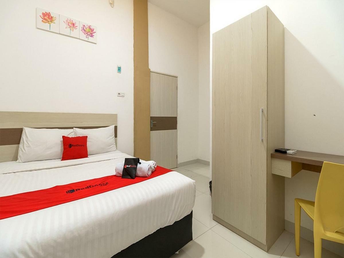 Reddoorz At Tara Homestay Palembang Exteriör bild