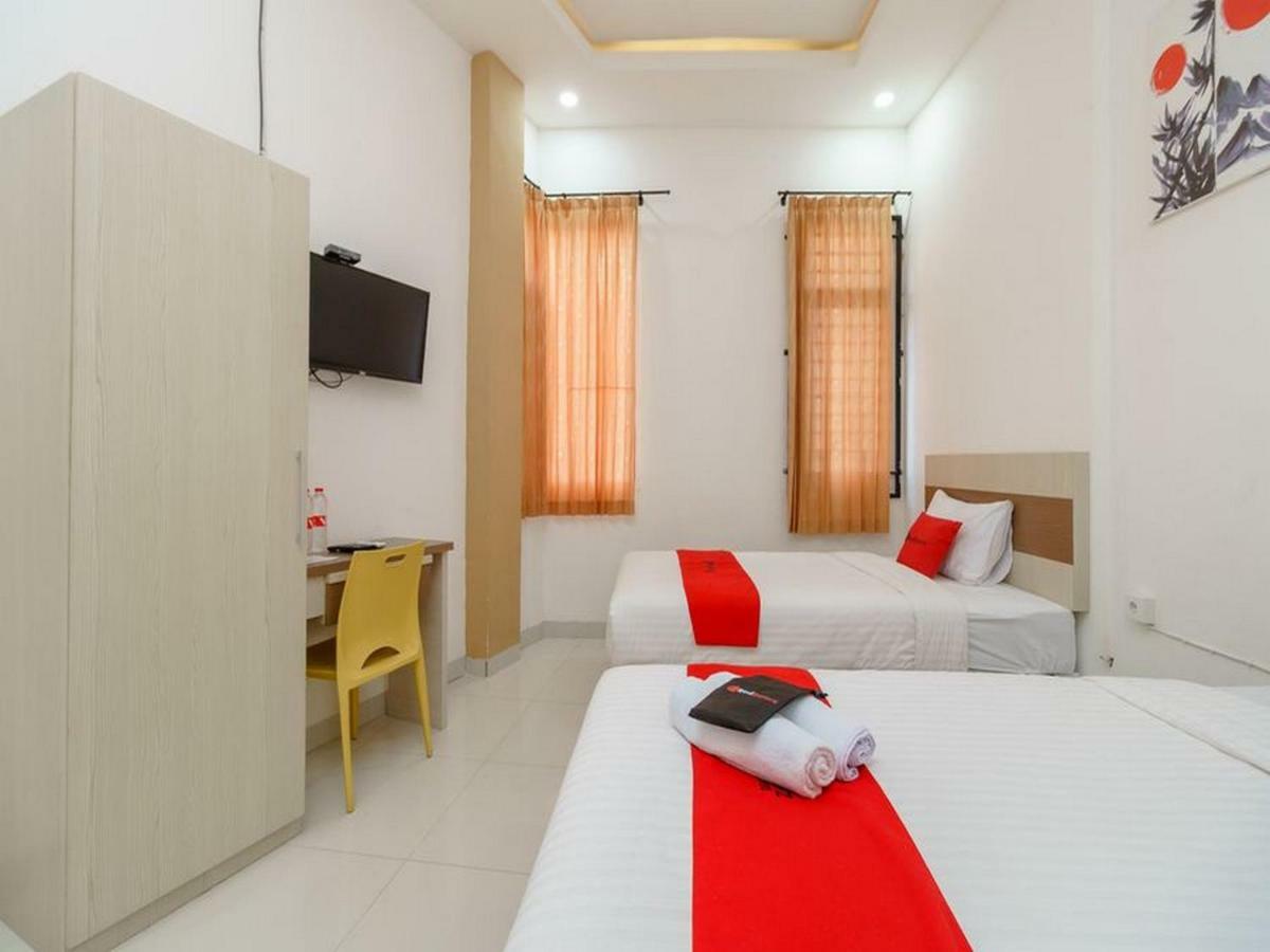 Reddoorz At Tara Homestay Palembang Exteriör bild